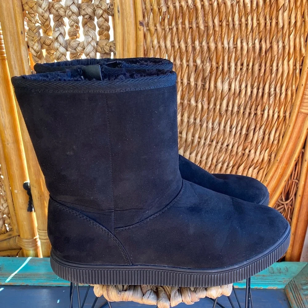Cat & Jack Black Girls Suede Boots Size 2 Gently Used Warm and Cozy
